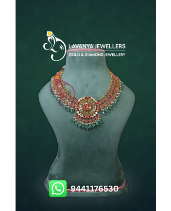 Gold Kundan Necklace With Tourmaline Beads With Unique Look